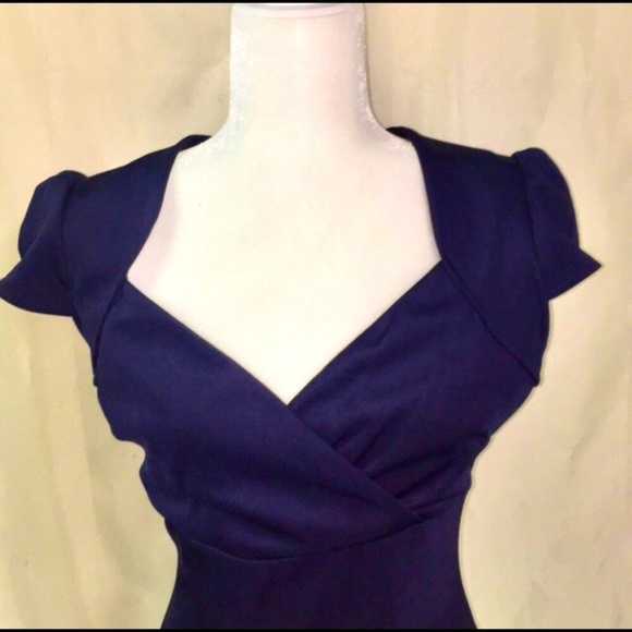 Guess Navy Dress Silky-Shiny Fabric Cap Sleeve Size 10. Like New only worn once - Picture 4 of 10